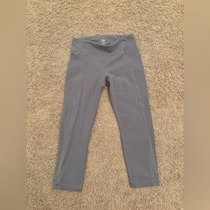 Athleta Girl stash you treasures mesh capri pants in size M/8-10